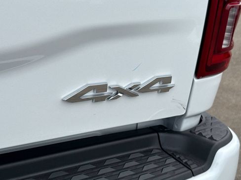 New 2026 RAM 2500 Laramie AWD/4WD image 10