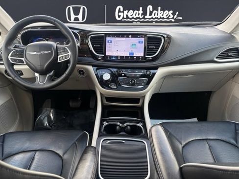 Used 2023 Chrysler Pacifica Limited FWD image 10