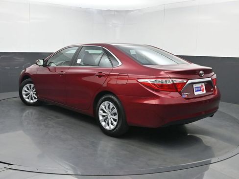 Used 2017 Toyota Camry LE image 17