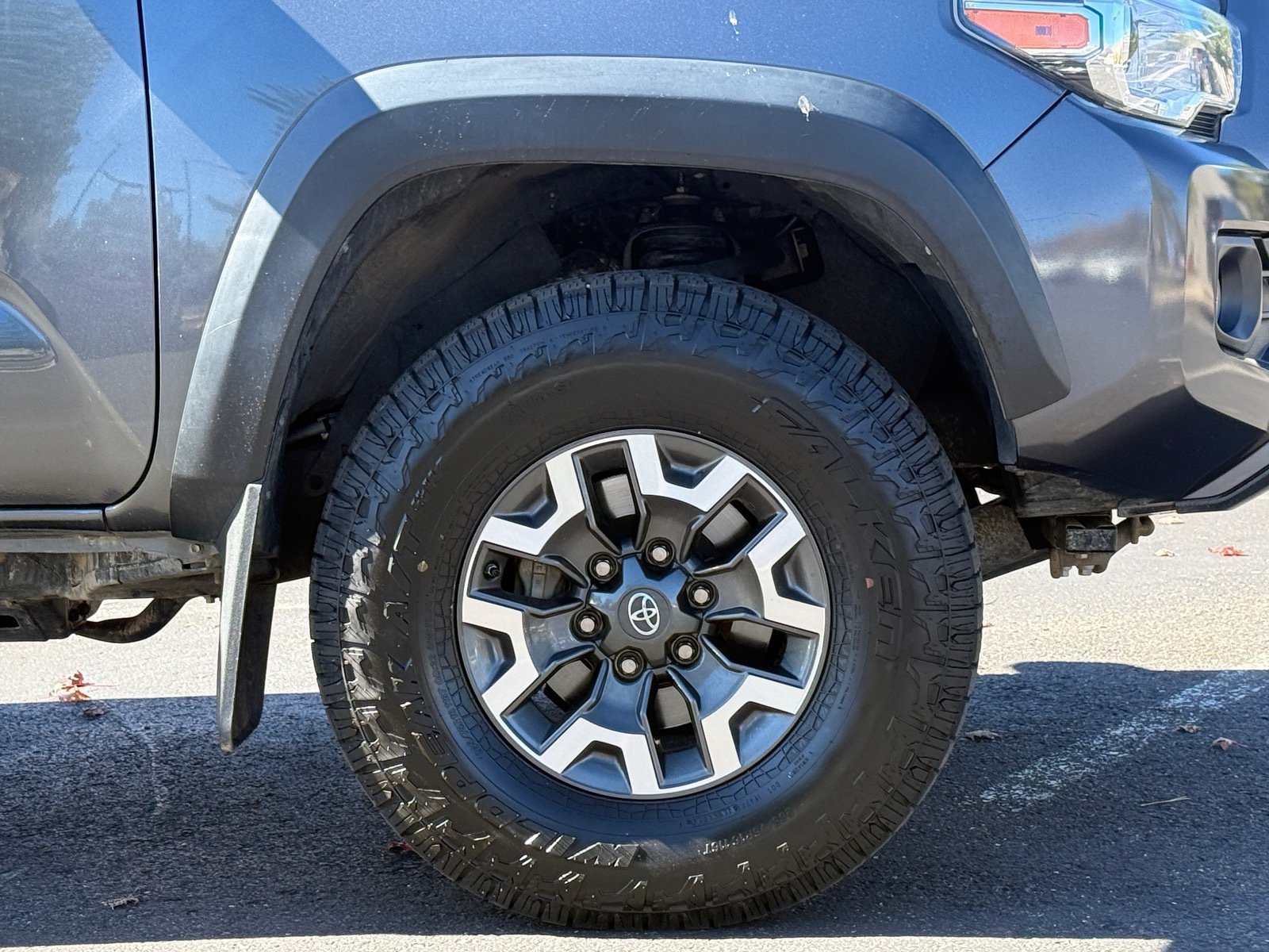 Used 2021 Toyota Tacoma TRD Off-Road w/ Technology Package AWD/4WD image 9