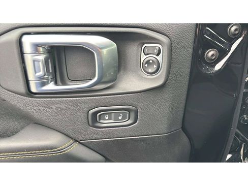 Used 2025 Jeep Wrangler Sahara w/ Safety Group image 21