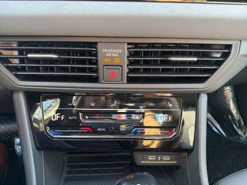 New 2025 Volkswagen Jetta SE image 12