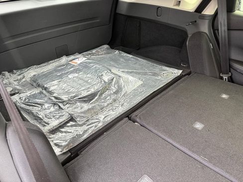 Used 2025 Nissan Rogue SV image 18