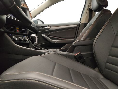 Used 2022 Volkswagen Jetta SE FWD image 17