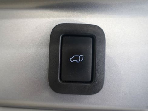 Used 2014 Toyota Highlander XLE AWD/4WD image 38