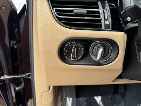 New 2025 Porsche Macan image 31