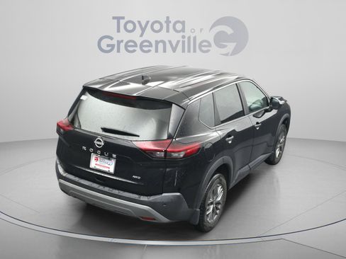 Used 2023 Nissan Rogue S AWD/4WD image 13