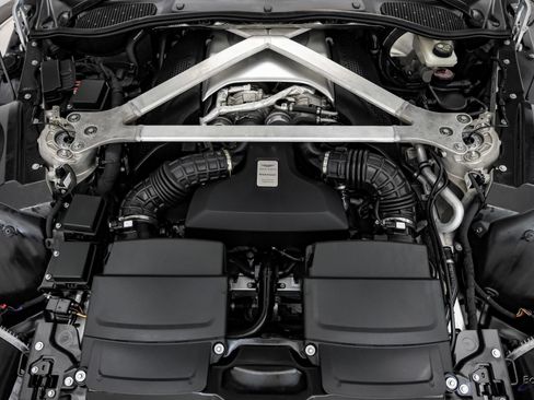 Used 2019 Aston Martin V8 Vantage Coupe RWD image 4