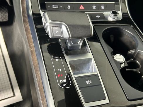 Used 2022 Audi Q8 Premium w/ Convenience Package AWD/4WD image 26