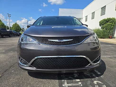 Used 2019 Chrysler Pacifica Touring-L FWD image 20