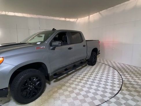 Used 2025 Chevrolet Silverado 1500 LT Trail Boss w/ Convenience Package II image 7