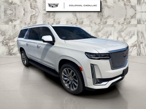 Certified 2023 Cadillac Escalade ESV Premium Luxury w/ LPO, Radiant Package AWD/4WD image 3