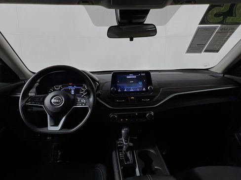 Used 2025 Nissan Altima 2.5 SV image 30