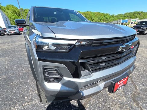 Used 2023 Chevrolet Colorado Z71 w/ Z71 Convenience Package 2 AWD/4WD image 12