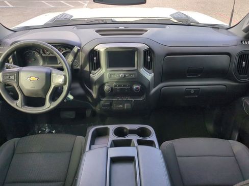 Used 2021 Chevrolet Silverado 2500 Custom w/ Custom Value Package image 16