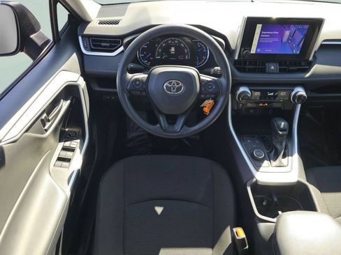 Used 2025 Toyota RAV4 LE AWD/4WD image 4