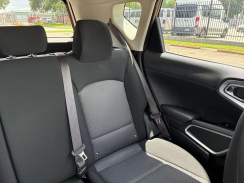 Used 2025 Kia Soul LX w/ LX Technology Package FWD image 30