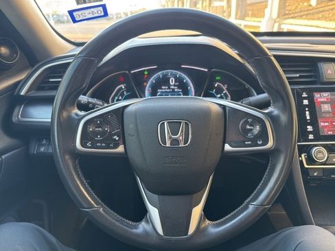 Used 2018 Honda Civic Touring image 10