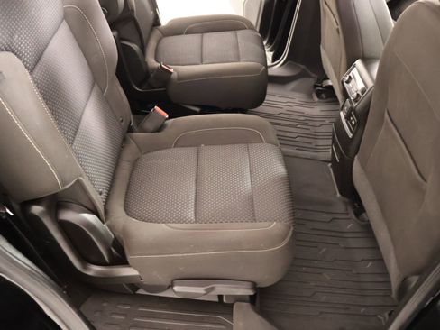 Used 2023 GMC Acadia SLE w/ Driver Convenience Package FWD image 15