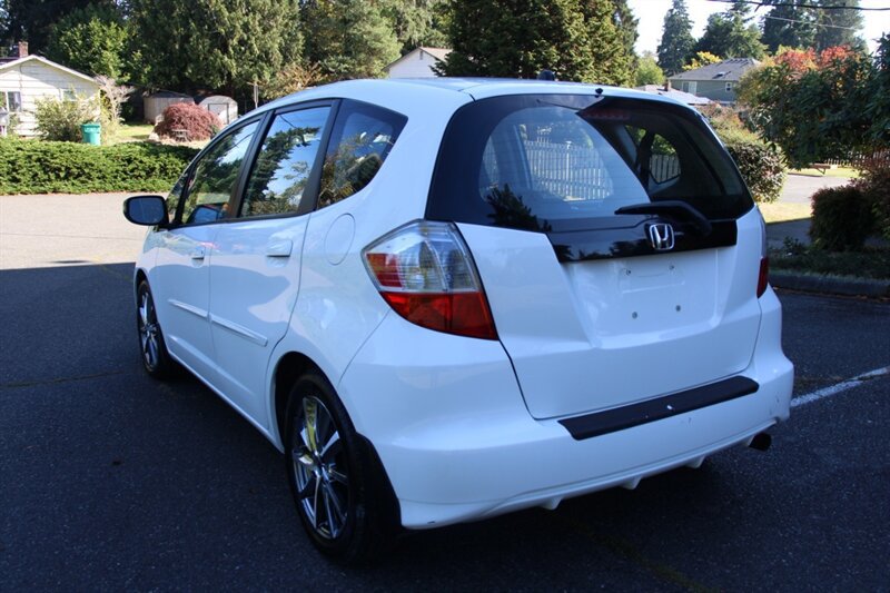 Used 2011 Honda Fit image 4