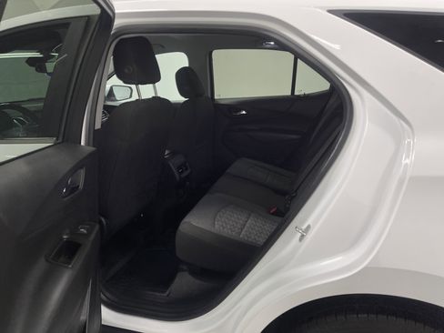 Used 2022 Chevrolet Equinox LT w/ Driver Convenience Package image 13