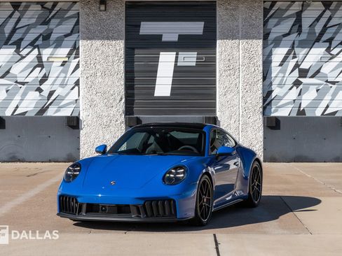 Used 2025 Porsche 911 Carrera 4 GTS image 7