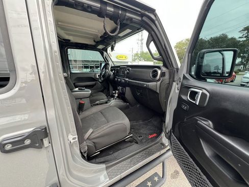 Used 2021 Jeep Wrangler Unlimited Sport image 23