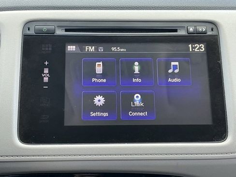Used 2017 Honda HR-V EX image 11
