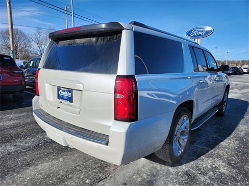 Used 2020 Chevrolet Suburban Premier image 4