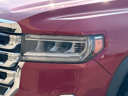 Used 2021 GMC Acadia SLT w/ LPO, Floor Liner Package FWD image 10