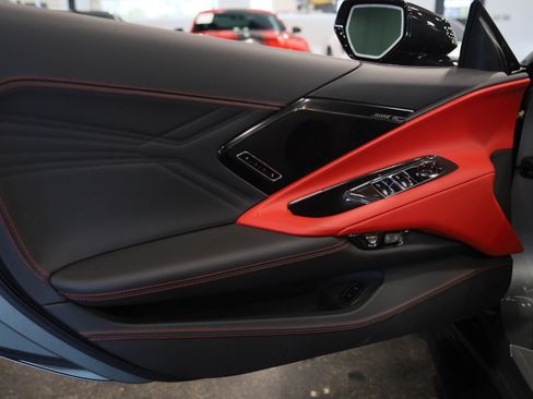 Used 2024 Chevrolet Corvette Z06 RWD image 16