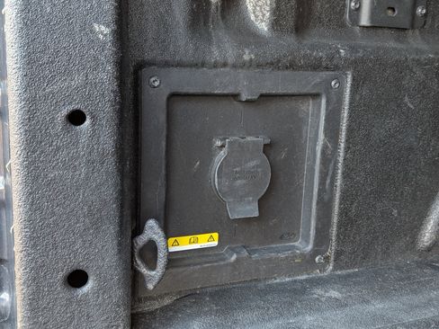 Certified 2022 Ford F150 XLT w/ Equipment Group 302A High image 13