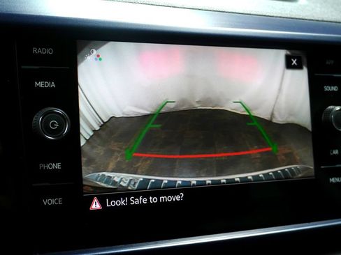 Used 2023 Volkswagen Taos SE FWD image 21