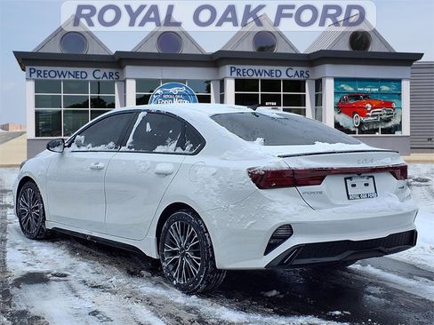 Used 2023 Kia Forte GT-Line w/ GT-Line Premium Package image 2