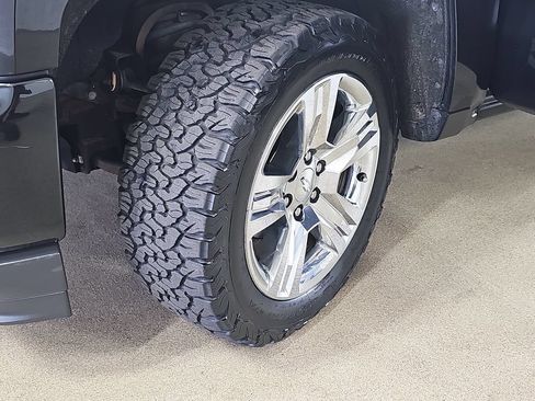 Used 2017 Chevrolet Silverado 1500 Custom w/ Custom Convenience Package AWD/4WD image 36