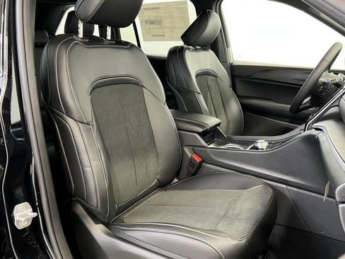 New 2025 Jeep Grand Cherokee Altitude w/ Trailer Tow Package image 11