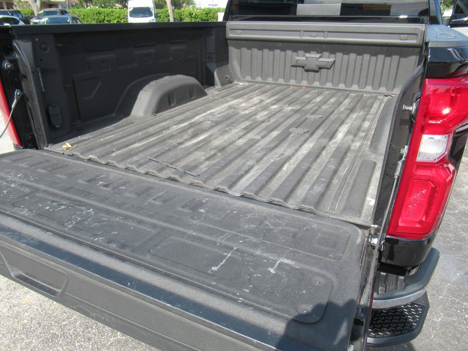 Used 2023 Chevrolet Silverado 2500 LTZ w/ LTZ Convenience Package AWD/4WD image 10