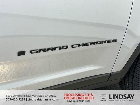 New 2025 Jeep Grand Cherokee Altitude AWD/4WD image 11