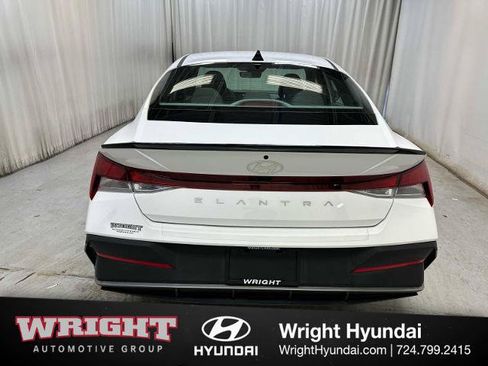 Used 2025 Hyundai Elantra Sport FWD image 5