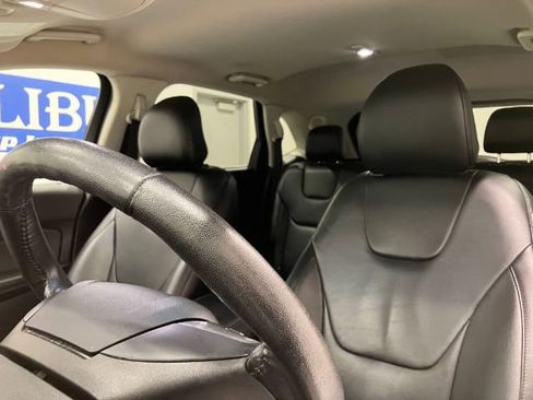 Used 2019 Ford Edge Titanium FWD image 51