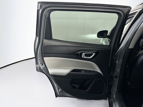 Used 2022 Jeep Compass Limited image 26