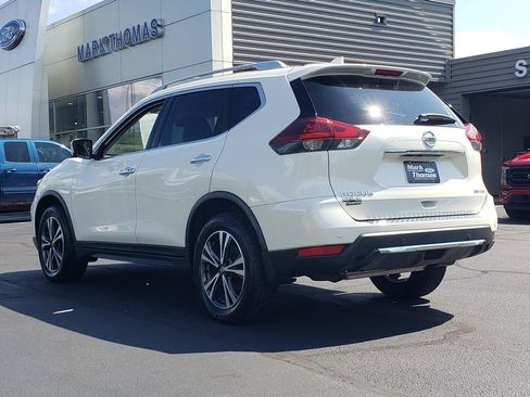 Used 2019 Nissan Rogue SV w/ Premium Package AWD/4WD image 8