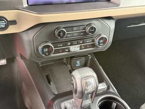 Used 2025 Ford Bronco Big Bend AWD/4WD image 17