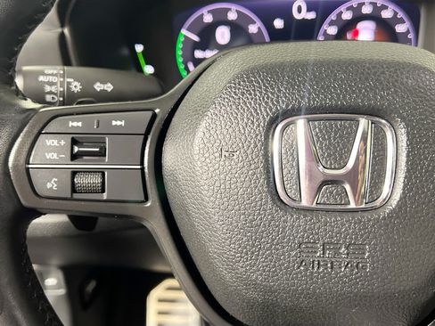 Used 2025 Honda Accord Sport image 19