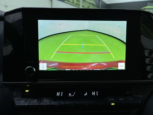 Used 2025 Toyota Camry SE image 23