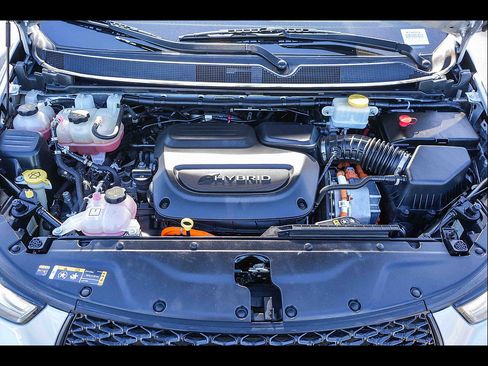 Used 2022 Chrysler Pacifica Limited w/ Uconnect Theater Family Group FWD image 29