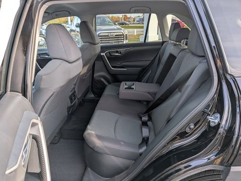 Used 2023 Toyota RAV4 XLE image 18