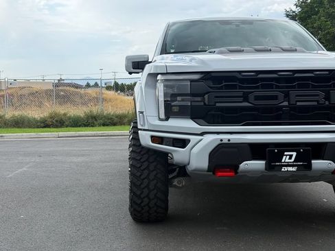 Used 2025 Ford F150 Raptor w/ Equipment Group 803A Raptor R AWD/4WD image 4