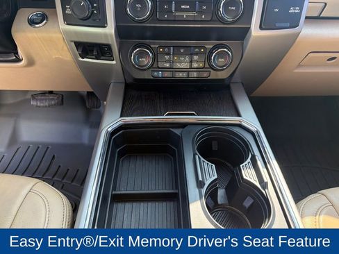 Used 2021 Ford F250 Lariat w/ Lariat Ultimate Package AWD/4WD image 27