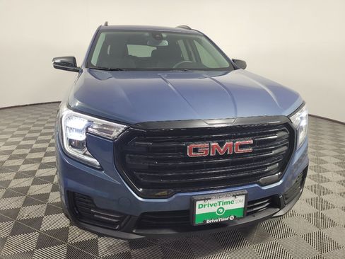 Used 2024 GMC Terrain SLE w/ Driver Convenience Package FWD image 14